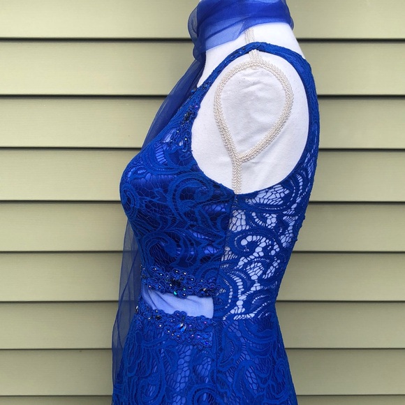 Elegant Blue Lace Dress with Scarf - Picture 8 of 9